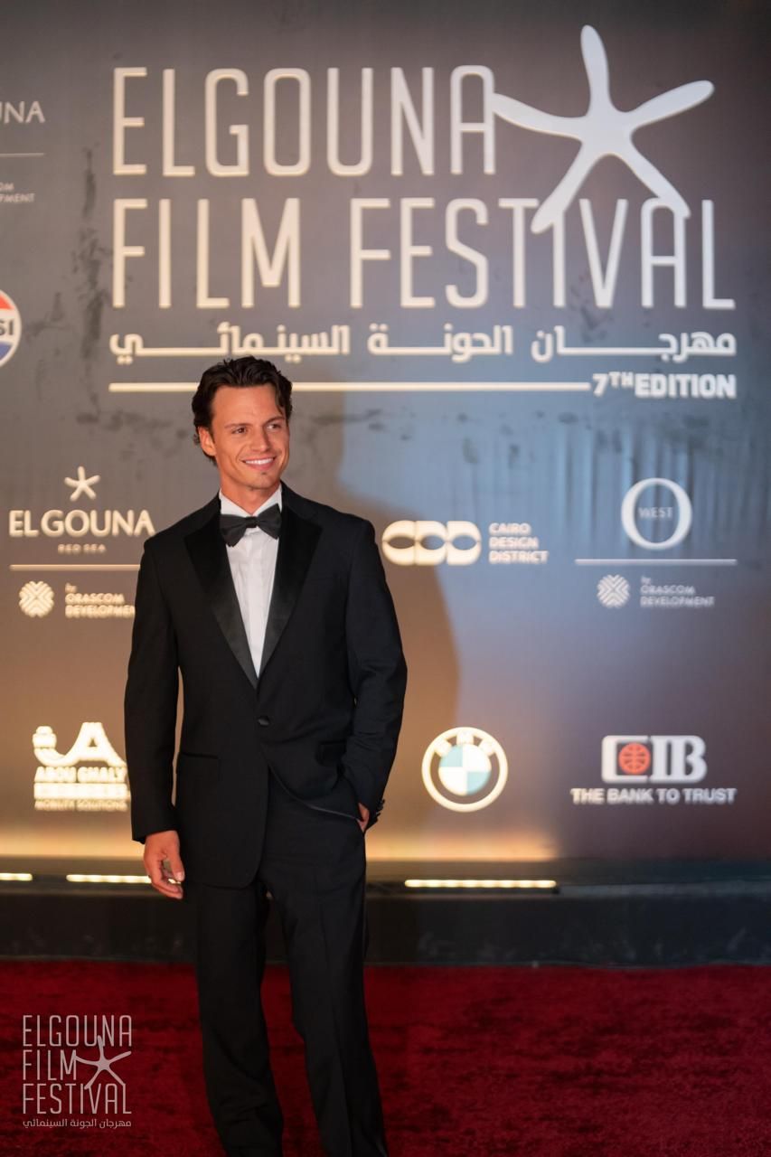 تألق النجوم على الريد كاربت.. أبرز إطلالات مهرجان الجونة السينمائي (صور)