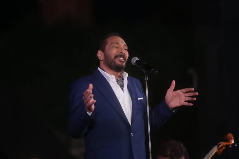 النجم على الحجار يطرب جمهور مهرجان الموسيقي العربية