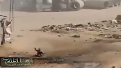 مسيّرة إسرائيلية تقصف الطفل الغزي محمد سالم 13 عاما .. فيديو