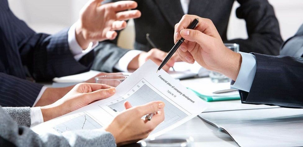 ملف.. مديرو مكاتب استشارات قانونية ومالية: تطوير البيئة…