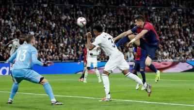 برشلونة يهين ريال مدريد برباعية
