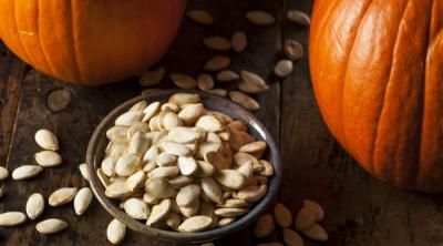 أخبار اليمن : 9 فوائد صحية لتناول بذور اليقطين يومياً .. تعرف عليها