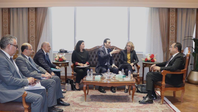 وزير قطاع الأعمال يبحث مع سكاتك مستجدات مشروع المحطة الشمسية…