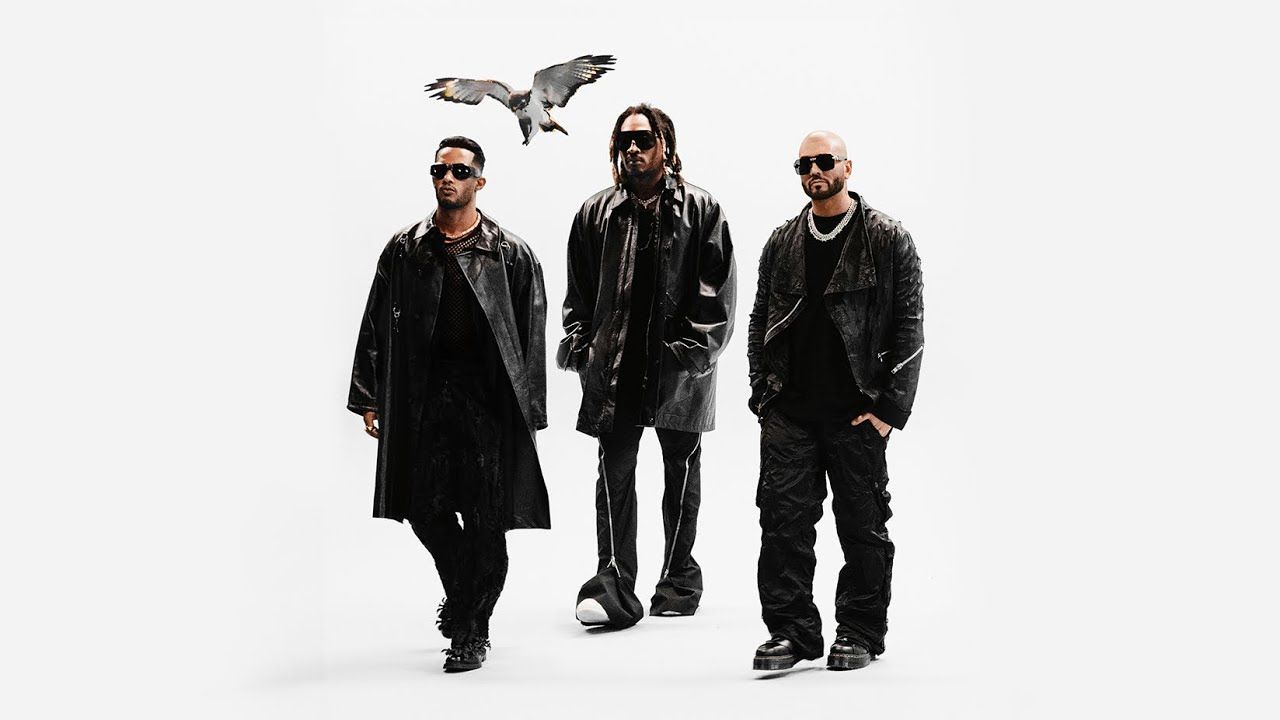 رسالة من محمد رمضان لبطل المصارعة العالمي تريبل إتش معبرا عن حبه له منذ الصغر شارك المغني والممثل المصري محمد رمضان جمهوره برسالة لبطل المصارعة الشهير تريبل إتش إقرأ المزيد