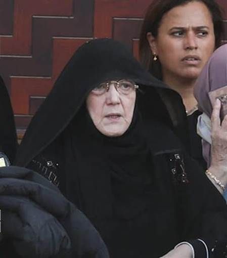 شمس البارودي تودع زوجها حسن يوسف لمثواه الأخير شيعت جنازة النجم الراحل حسن يوسف بعد عصر الثلاثاء من مسجد الشرطة وسط حضور عدد من النجوم.ظهرت النجمة المعتزلة إقرأ المزيد