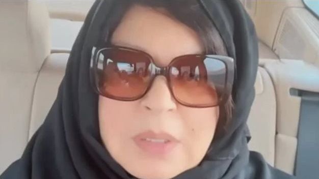 بهذه الكلمات.. فيفي عبده تنعي مصطفى فهمي