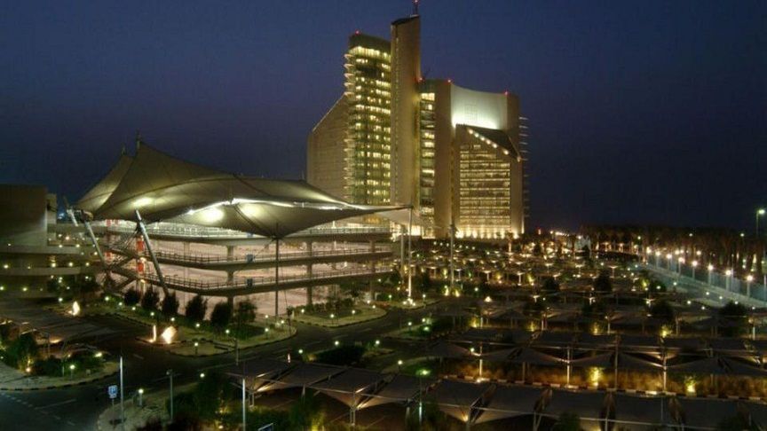 البترول الكويتية توقع اتفاقا لتخزين 4 ملايين برميل من النفط…