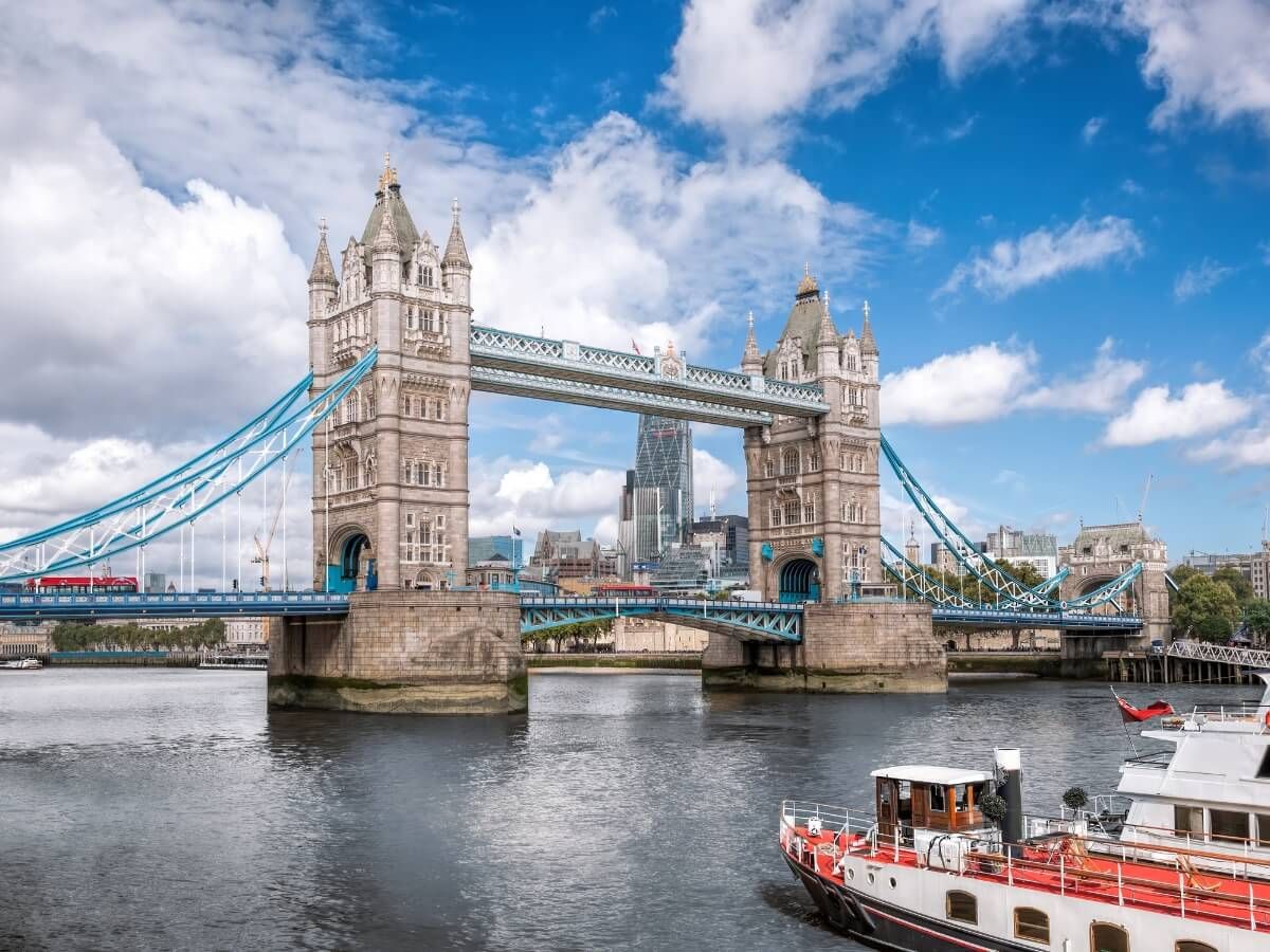 بريطانيا ترفع ضريبة الأرباح الرأسمالية ورسوم المدارس الخاصة…