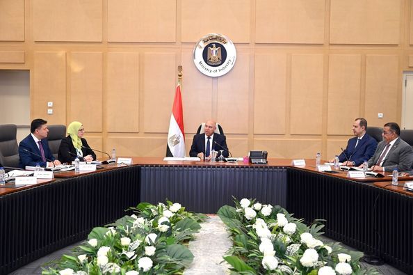 كامل الوزير يوجه المصانع الجديدة الكبرى يإنشاء محطات طاقة…