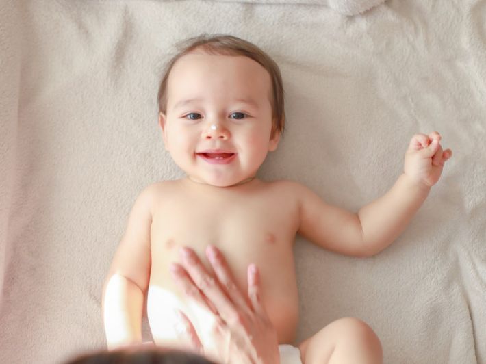 هامة لكل أم.. إليك أعراض التسنين عند الرضع