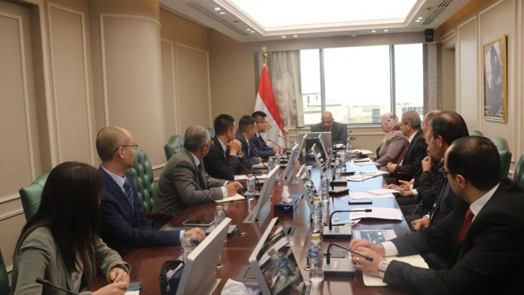 مصر تتعاون مع هواوي الصينية لتوطين صناعة المهمات ووسائل…