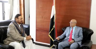 أخبار اليمن : الرهوي يشيد بجهود قيادة أمانة العاصمة