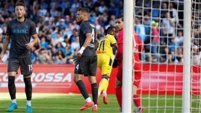 أتالانتا يفرمل انتفاضة نابولي في الكالتشيو