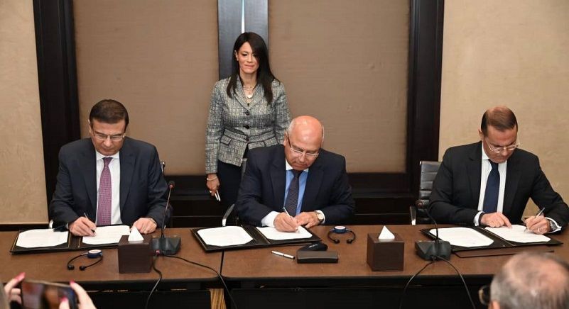 توقيع وثيقة مشروع القطن المصري بين وزارتي الصناعة والزراعة…