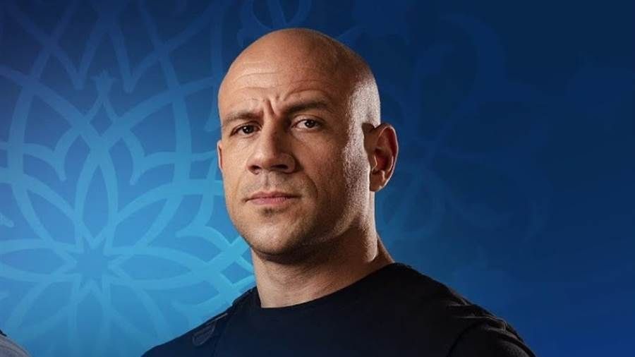 أحمد مكي يعلن وفاة والدته ويطلب الدعاء لها أعلن الفنان أحمد مكي وفاة والدته وذلك من خلال منشور عبر حسابه الشخصي على موقع الصور والفيديوهات إنستغرام.شا إقرأ المزيد