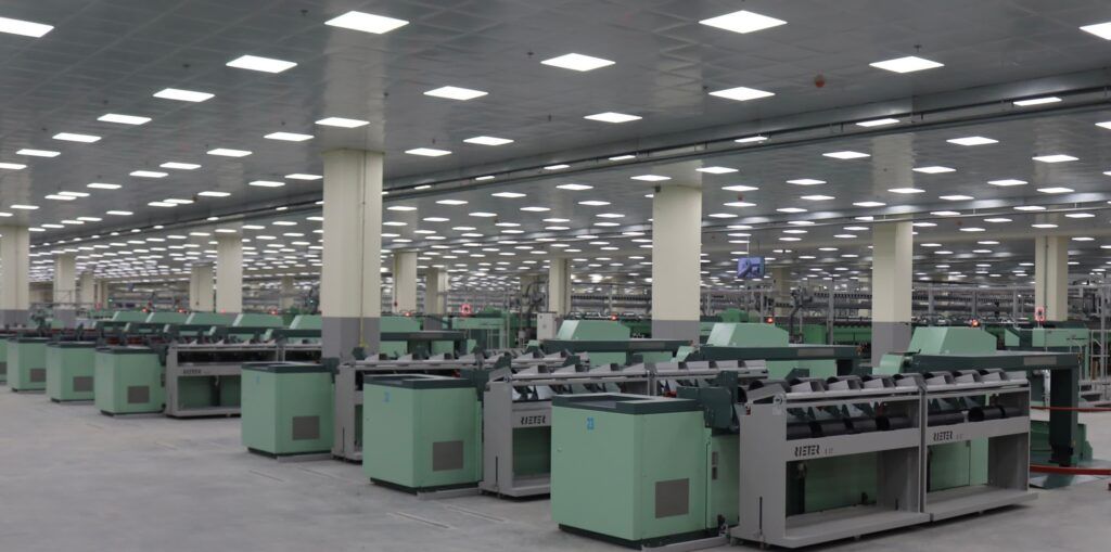 وزير قطاع الأعمال يتفقد تجارب تشغيل مصنع “غزل 1”…