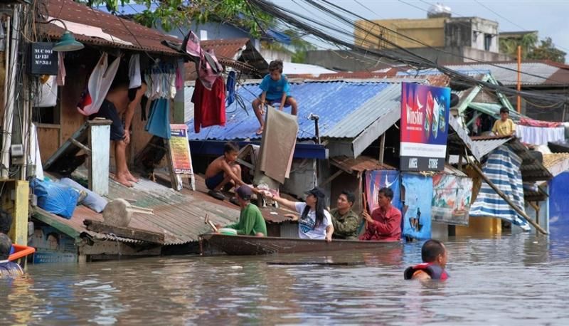 الفلبين تخلي 2500 قرية قبل اجتياح إعصار توراجي