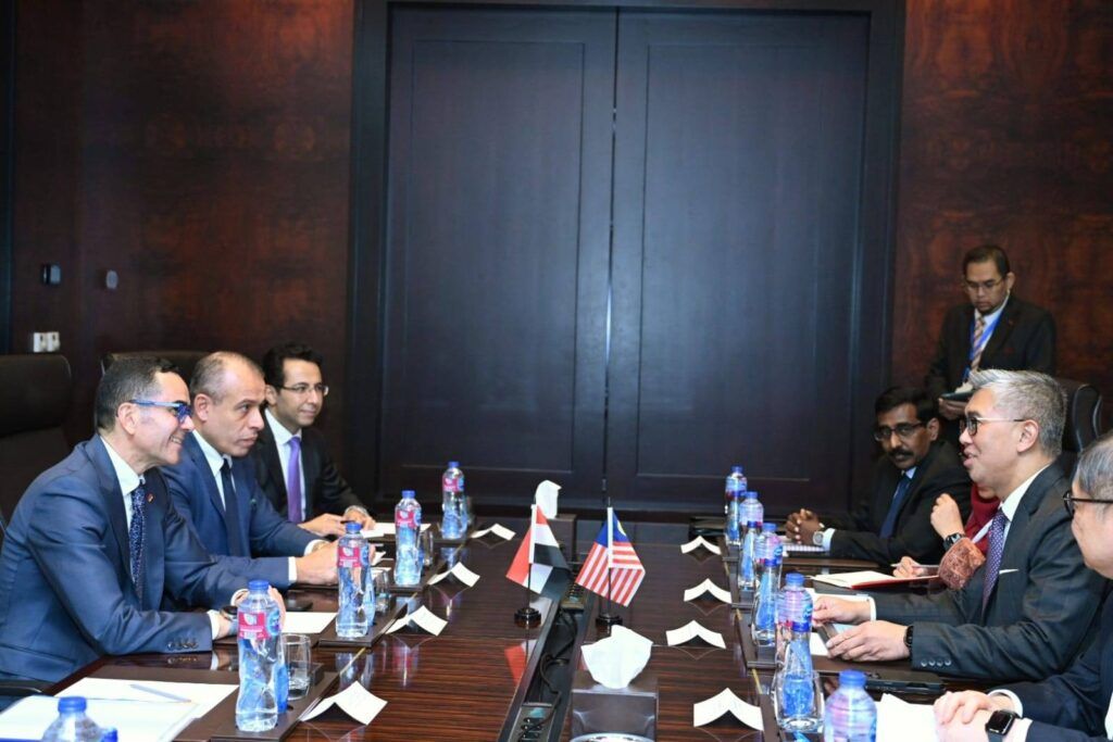 مصر وماليزيا تبحثان التعاون في مجال صناعة أشباه الموصلات