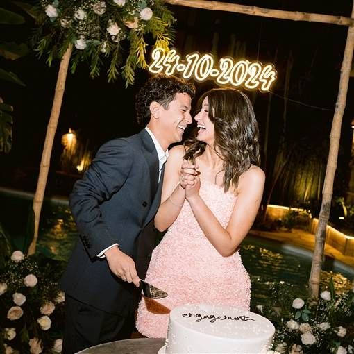 أحمد داش يعلن عن خطوبته أعلن الفنان أحمد داش خطبته وشارك الجمهور فرحته حيث نشر أحمد داش صورة من حفل الخطبة واكتفى بالتعليق عليها بوض إقرأ المزيد