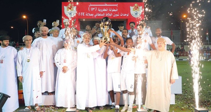 فريق النقليات بطلا للبطولة الكروية الثالثة عشرة بصلالة