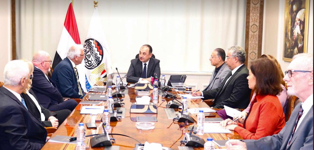 وزير قطاع الأعمال يبحث فرص إنتاج وتصدير الهيدروجين الأخضر مع…