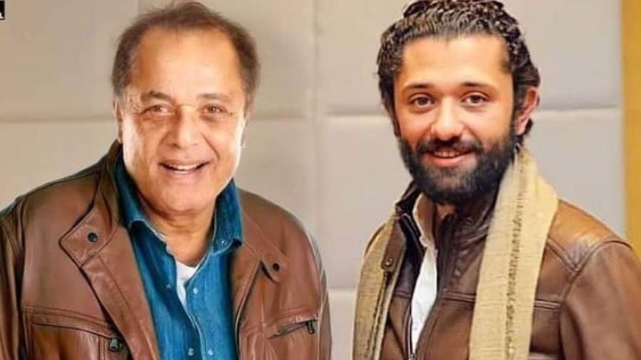 كريم محمود عبد العزيز يحيي الذكرى الثامنة لرحيل والده حرص الفنان كريم محمود عبد العزيز على إحياء الذكرى الثامنة لرحيل والده الفنان محمود عبد العزيز والتي تحل الي إقرأ المزيد