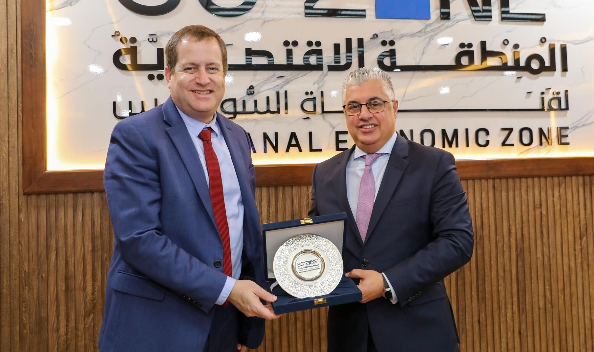 رئيس اقتصادية قناة السويس يبحث سبل التعاون مع وفد من السفارة…