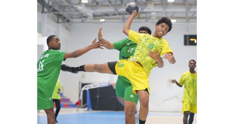 إثارة ومنافسة قوية فـي مباريات دوري الناشئين لكرة اليد