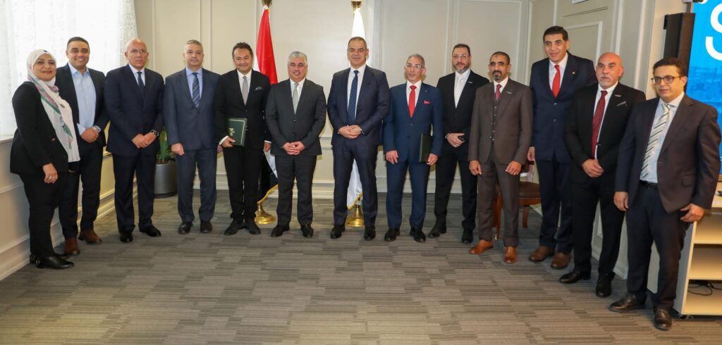 أوراسكوم للمناطق الصناعية توقع عقد تطوير 3.3 كم2 بالسخنة…