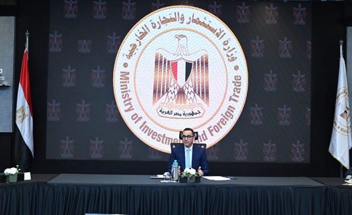 حسن الخطيب: التوسع في المناطق الحرة لجذب الاستثمارات وتوطين…