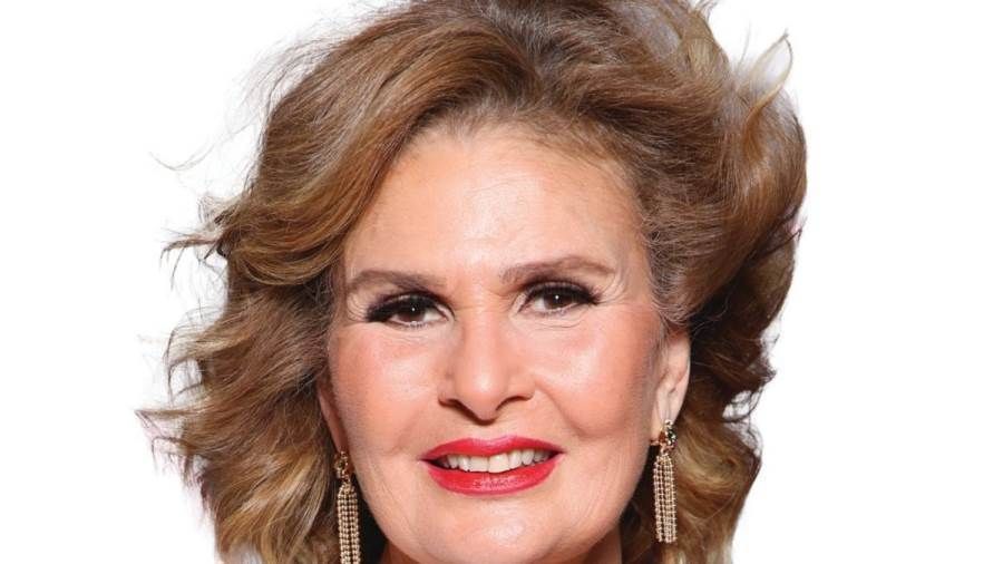 يسرا تتألق بفستان بنفسجي لامع في حفل Golden Globes اختارت النجمة يسرا فستانا أنيفا في حفل تكريمها من الجائزة العالمية Golden Globes التي أقيمت في مصر بالتعاون م إقرأ المزيد