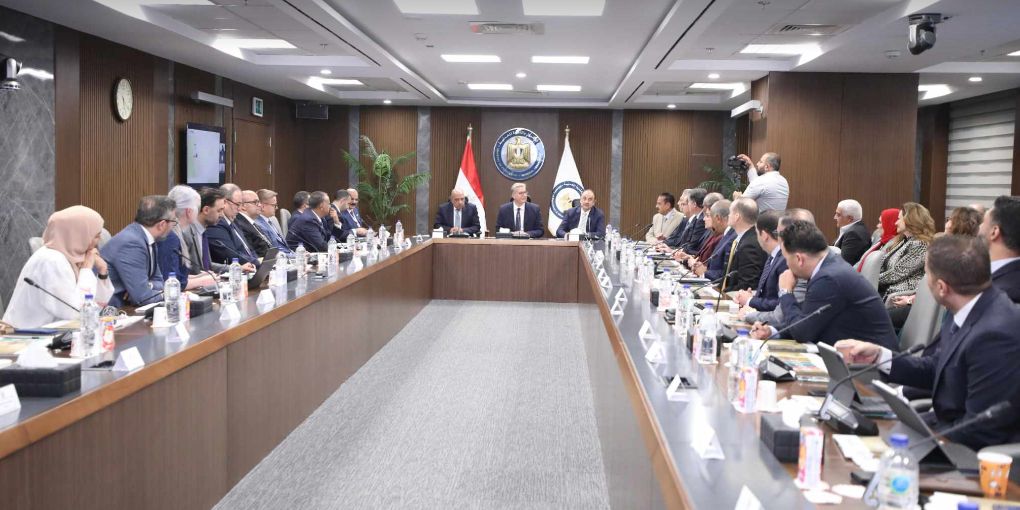 قطاع الأعمال والكهرباء والبترول يبحثون الاستعدادات لمؤتمر…