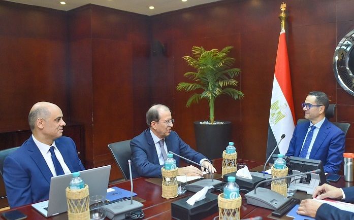 وزير الاستثمار يبحث تطورات إنشاء مصنع كوفي كاب التونسية في…