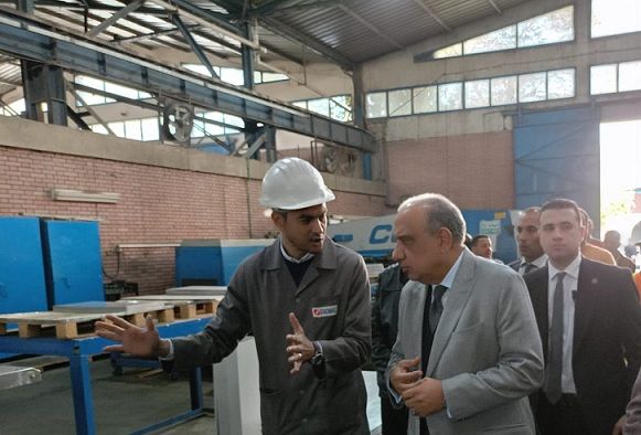 وزير الكهرباء: دعم الصناعة وزيادة نسبة المكون المحلي وتوطين…