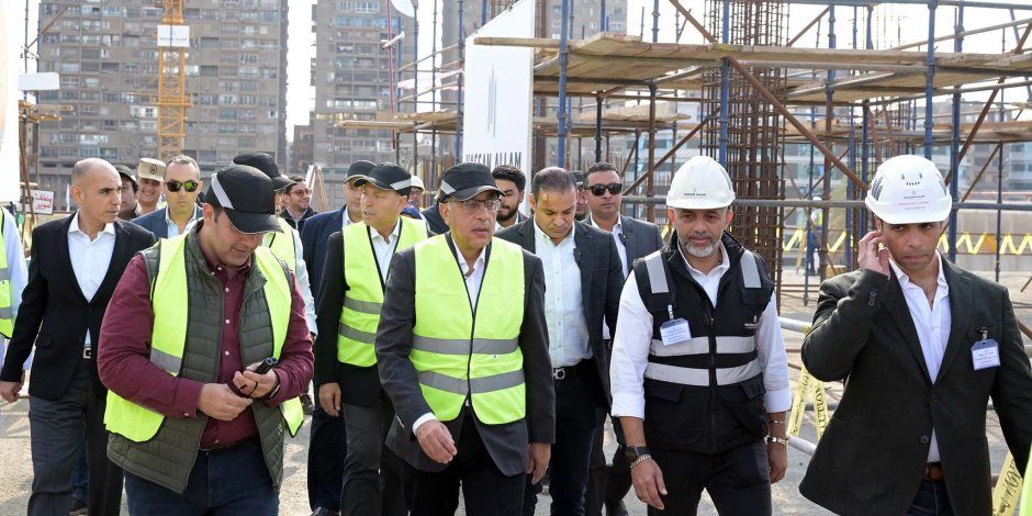 رئيس الوزراء يتفقد مشروع إنشاء مدينة النيل الطبية "مستشفى معهد ناصر"