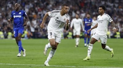 الريال يخنق برشلونة بثنائية في خيتافي