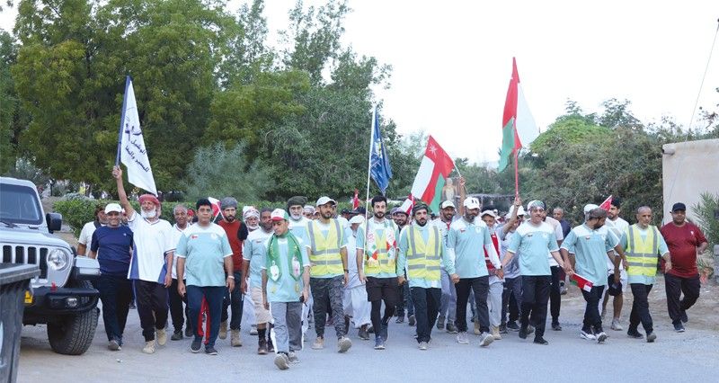 أمين عام شؤون البلاط السلطاني يرعى مسير نخل السياحي