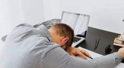 أخبار اليمن : غفوة لمدة ساعة في العمل تمنح موظفا 48 ألف دولار