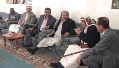 أخبار اليمن : امين عام المؤتمر يزور عميد البرلمانيين اليمنيين ابو علي للإطمئنان على صحته