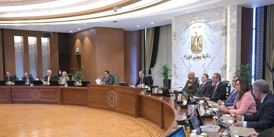 رئيس الوزراء يؤكد حرص الحكومة على توفير التسهيلات اللازمة…
