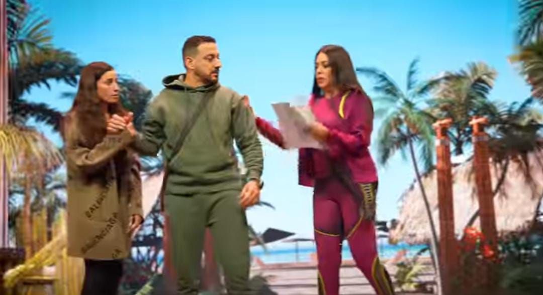 اليوم عرض مسرحية "حاوريني يا كيكي" للمخرجة بتول عرفة في السعودية بمشاركة دينا الشربيني ورانيا يوسف وهالة صدقي