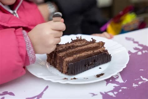 تفسير الحلويات و الحلوى في المنام للعزباء و المتزوجه و الحامل