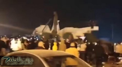 أهالي حماة يسقطون تمثال حافظ الأسد .. فيديو