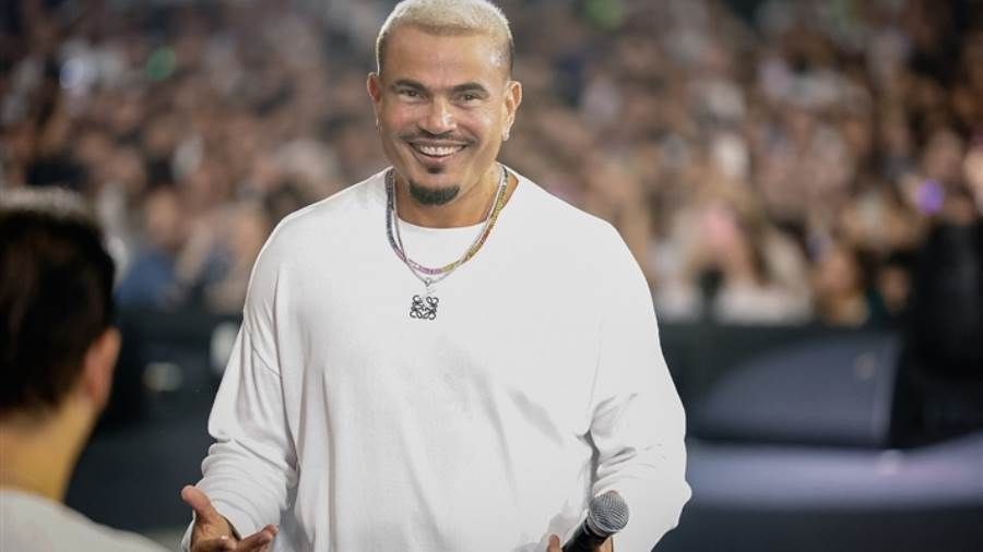 تغريم عمرو دياب 200 جنيه وتعويض 10 آلاف جنيه في قضية "الشاب المصفوع"