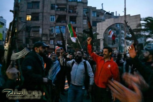 رئيس الوزراء السوري يتواصل مع قائد المعارضة المسلحة أحمد الشرع