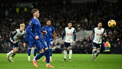 تشيلسي ينفرد بالوصافة وأرسنال يخسر نقطتين