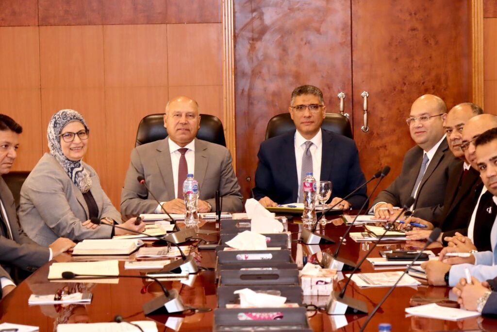 كامل الوزير: عدم تخصيص أى أرض جديدة في المناطق الصناعية غير…