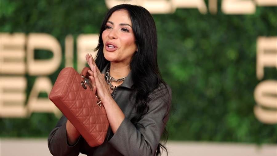 منى زكي بإطلالة بسيطة في ثالث أيام مهرجان البحر الأحمر السينمائي تحرص النجمة منى زكي على حضور فعاليات مهرجان البحر الأحمر السينمائي وتواجدت في ثالث أيام المهرجان بإطلالة بسيط إقرأ المزيد