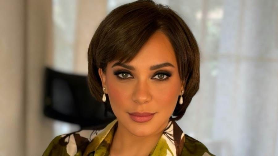 سلاف فواخرجي: أتمنى لبلدي أن تكون أحسن البلاد دافعت الفنانة سلاف فواخرجي عن نفسها خاصة أنها كانت خلال السنوات الماضية تدعم نظام بشار الاسد وعقب أحداث سوري إقرأ المزيد