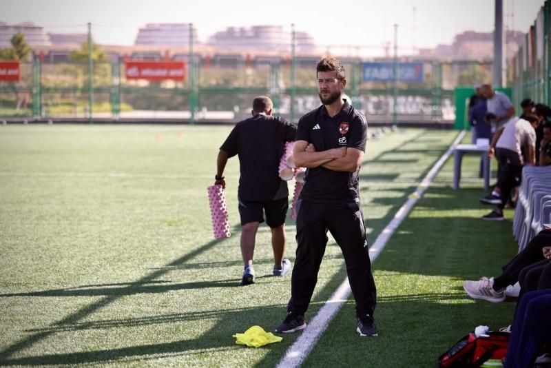 كرة الأهلي النسائية| «لوبوف» يعلن تشكيل الفريق لمباراة البنك في الدوري